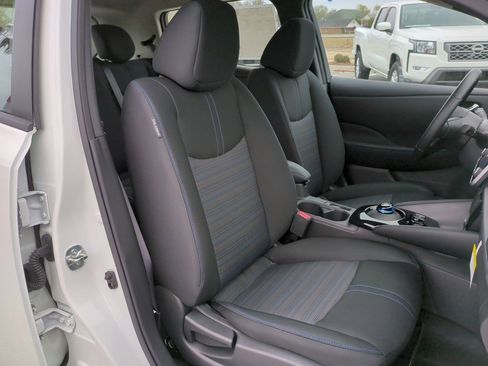 New 2024 Nissan Leaf SV Plus image 38