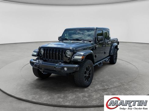 Used 2021 Jeep Gladiator Overland AWD/4WD image 1