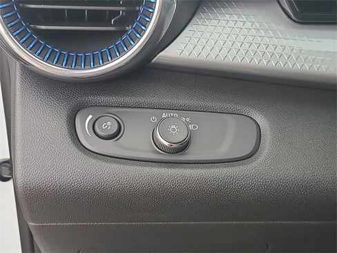 New 2026 Chevrolet Trax LT image 19