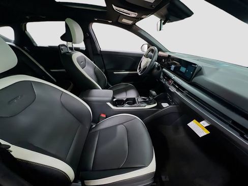 New 2025 Kia K4 GT-Line w/ GT-Line Premium Package image 30
