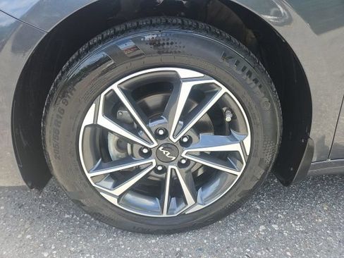 Used 2022 Kia Forte LXS FWD image 33