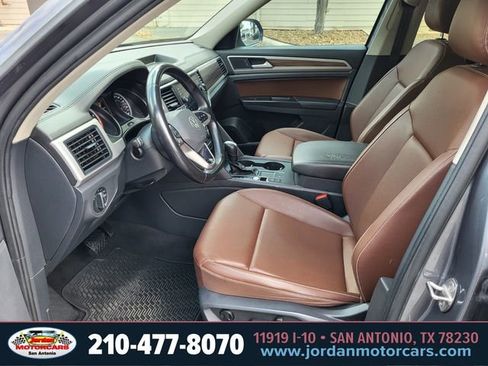 Used 2021 Volkswagen Atlas SE w/ Panoramic Sunroof Package image 18