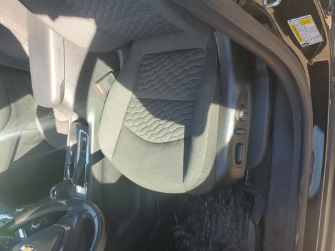 Used 2021 Chevrolet Equinox LT image 7