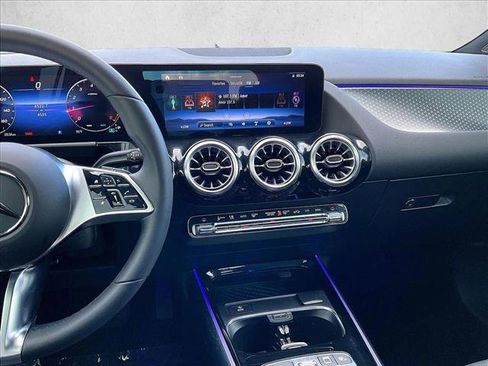 Used 2026 Mercedes-Benz GLA 250 GLA 250 image 8