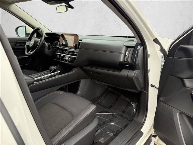 Used 2024 Nissan Pathfinder SV FWD image 13