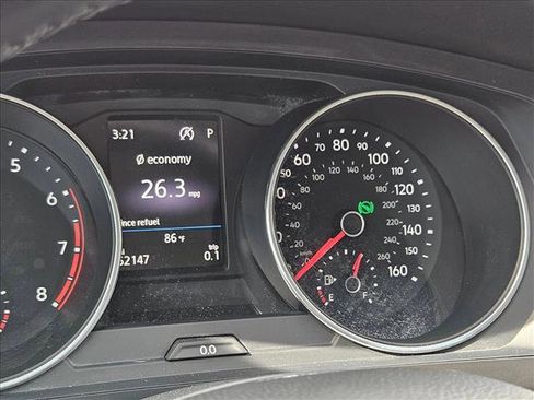 Used 2019 Volkswagen Tiguan SE image 12
