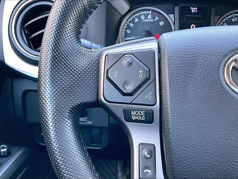 Used 2016 Toyota Tacoma SR5 w/ SR5 Appearance Package (SN) AWD/4WD image 23