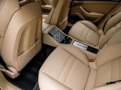 Used 2022 Porsche Panamera Turbo S image 34