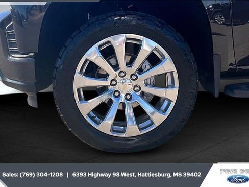 Used 2022 Chevrolet Silverado 1500 High Country w/ Technology Package image 7