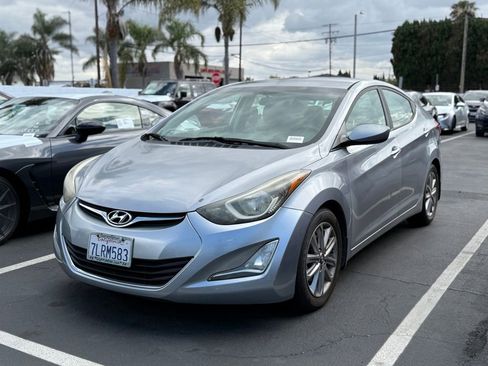 Used 2016 Hyundai Elantra SE w/ Option Group 02 FWD image 2