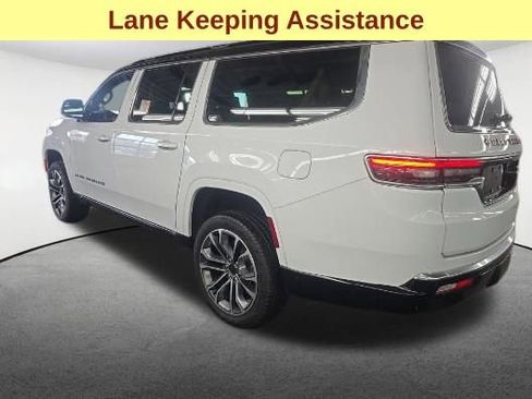 Used 2025 Jeep Grand Wagoneer L Series III w/ Rear Seat Video Group 1 AWD/4WD image 8