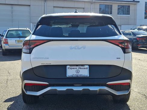 Used 2023 Kia Sportage LX image 5