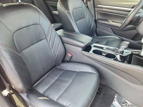 Used 2024 Nissan Altima 2.5 SR w/ SR Premium Package FWD image 13