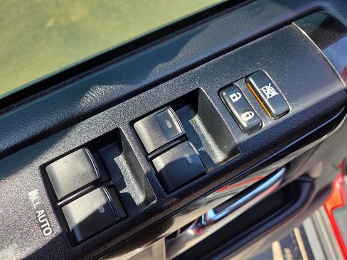 Used 2019 Toyota 4Runner TRD Off-Road image 11