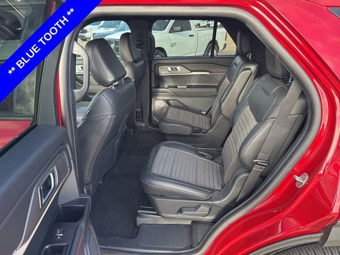 Used 2025 Ford Explorer ST-Line w/ Premium Package image 6