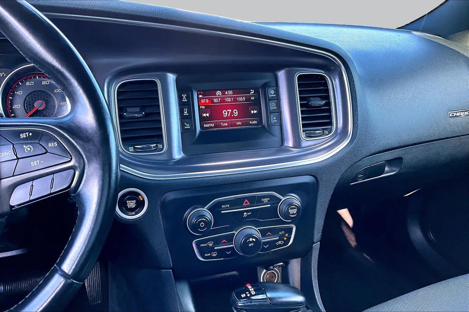 Used 2017 Dodge Charger SE RWD image 7