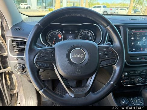 Used 2019 Jeep Cherokee Trailhawk w/ Comfort/Convenience Group image 11