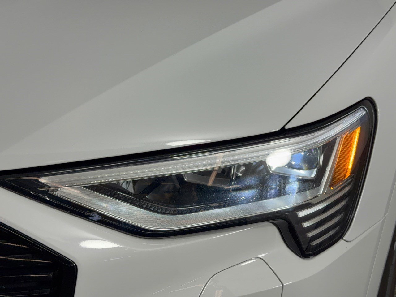 Used 2023 Audi e-tron Premium w/ Convenience Plus Package AWD/4WD image 12