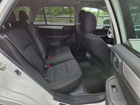 Used 2018 Subaru Outback 2.5i Premium AWD/4WD image 16