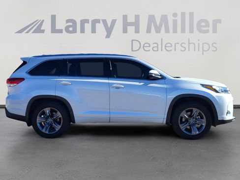 Used 2019 Toyota Highlander Limited Platinum image 6