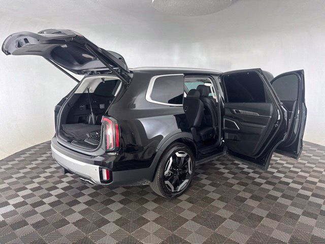 Certified 2024 Kia Telluride EX w/ EX Captain's Chair Package AWD/4WD image 16
