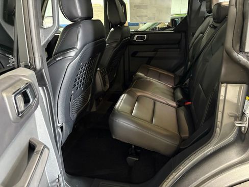 New 2025 Ford Bronco Badlands image 27