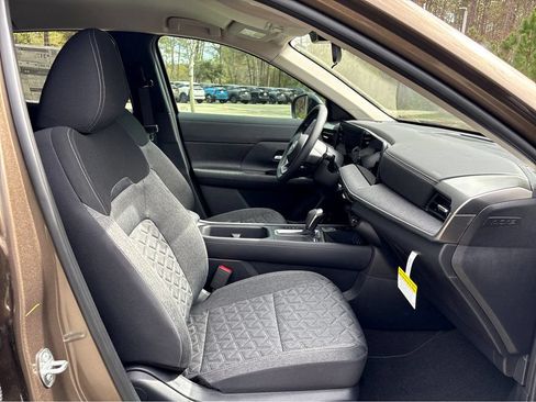 New 2026 Nissan Kicks SV w/ Cold Weather Package FWD image 7