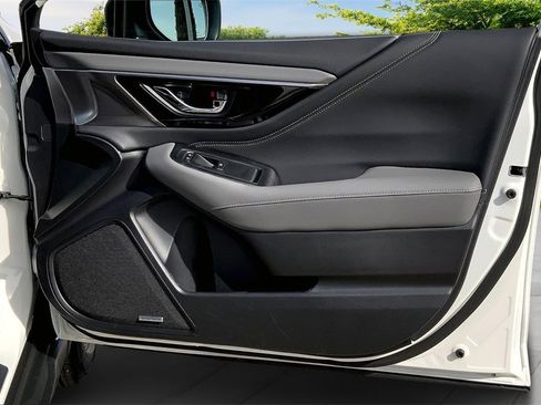 Certified 2025 Subaru Outback Onyx Edition image 27