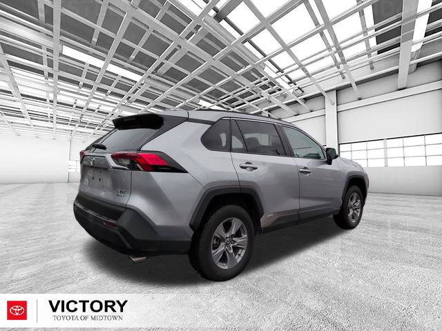 Used 2025 Toyota RAV4 XLE AWD/4WD image 3