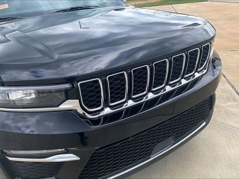 Used 2024 Jeep Grand Cherokee Limited RWD image 28