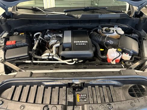 Used 2024 Chevrolet Silverado 1500 RST w/ Z71 Off-Road Package AWD/4WD image 7