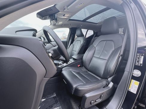 Certified 2023 Volvo XC40 B5 Plus w/ Climate Package AWD/4WD image 13