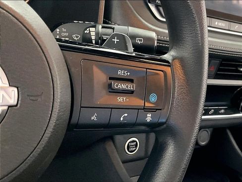Used 2023 Nissan Rogue SV AWD/4WD image 24