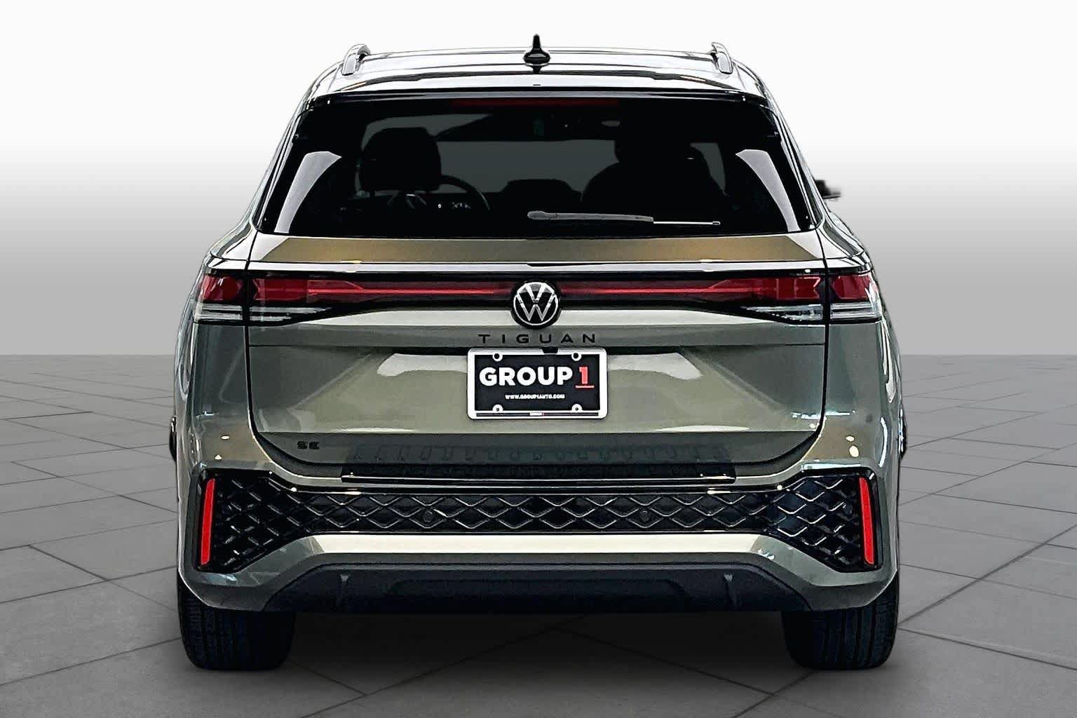 Used 2026 Volkswagen Tiguan SE R-Line FWD image 5