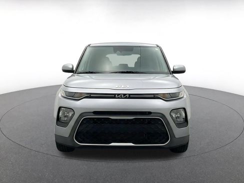 Used 2025 Kia Soul LX w/ LX Technology Package FWD image 2
