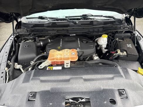 Used 2018 RAM 1500 Classic SLT image 28