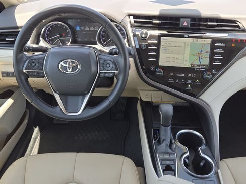 Used 2019 Toyota Camry XLE w/ Driver Assist Package FWD image 28