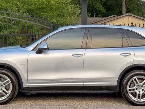 Used 2014 Porsche Cayenne Diesel AWD/4WD image 3