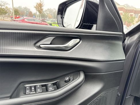 New 2025 Jeep Grand Cherokee L Altitude image 12