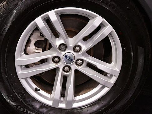 Used 2023 Ford Explorer XLT w/ Equipment Group 202A image 9