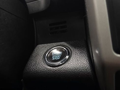 Used 2018 Ford F150 Lariat w/ Equipment Group 502A Luxury image 14