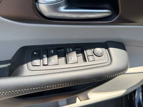 Used 2024 Chrysler Voyager LX FWD image 19