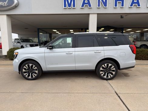 New 2026 Ford Expedition Platinum w/ Driver's Package image 9
