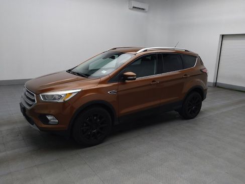Used 2017 Ford Escape Titanium image 2