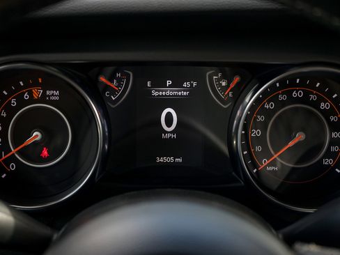 Used 2021 Jeep Gladiator Willys image 11