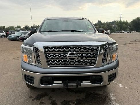 Used 2019 Nissan Titan SV w/ SV Convenience Package AWD/4WD image 9