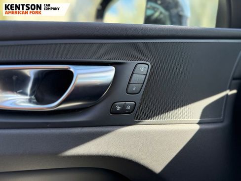 Used 2025 Volvo XC60 B5 Core image 24