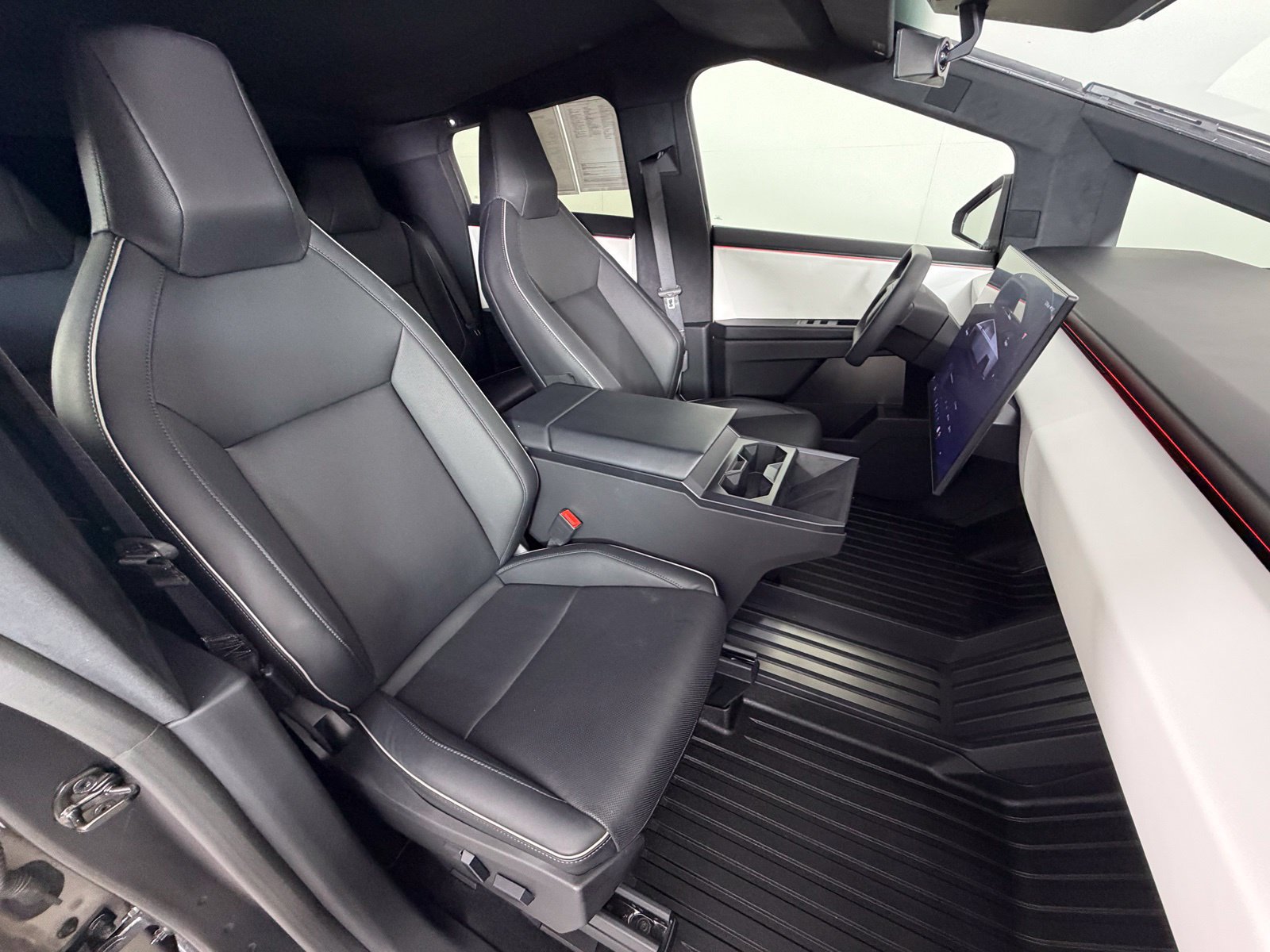 Used 2024 Tesla Cybertruck AWD Crew Cab image 10