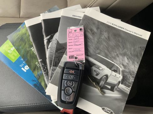 Used 2018 Ford Explorer XLT w/ Equipment Group 202A AWD/4WD image 19