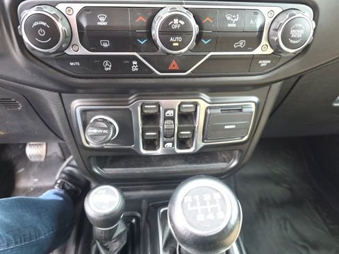 Used 2021 Jeep Gladiator Sport AWD/4WD image 27